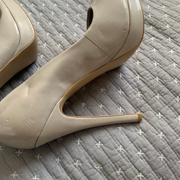 3/$30 BCBG Paris 5” heels size 37 - Picture 6 of 6